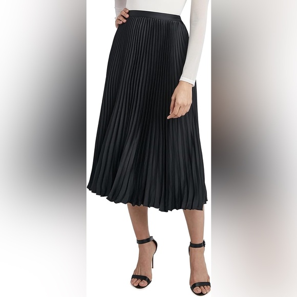 Club Monaco Dresses & Skirts - CLUB MONACO Black Pleated Flare Circle Modest Midi Knee-Length Shiny Skirt Sz XS